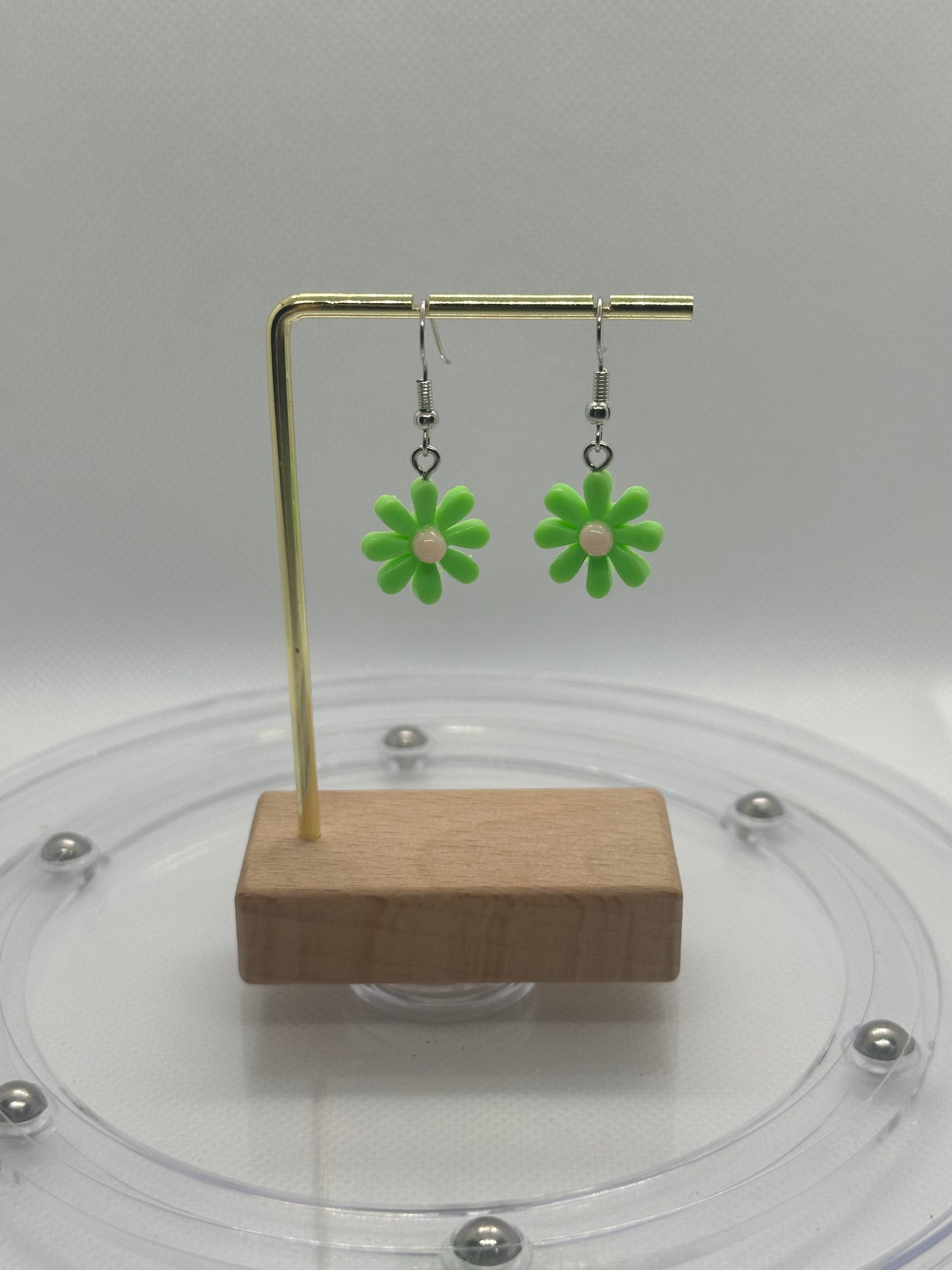 Green 8 Leaf Flowers