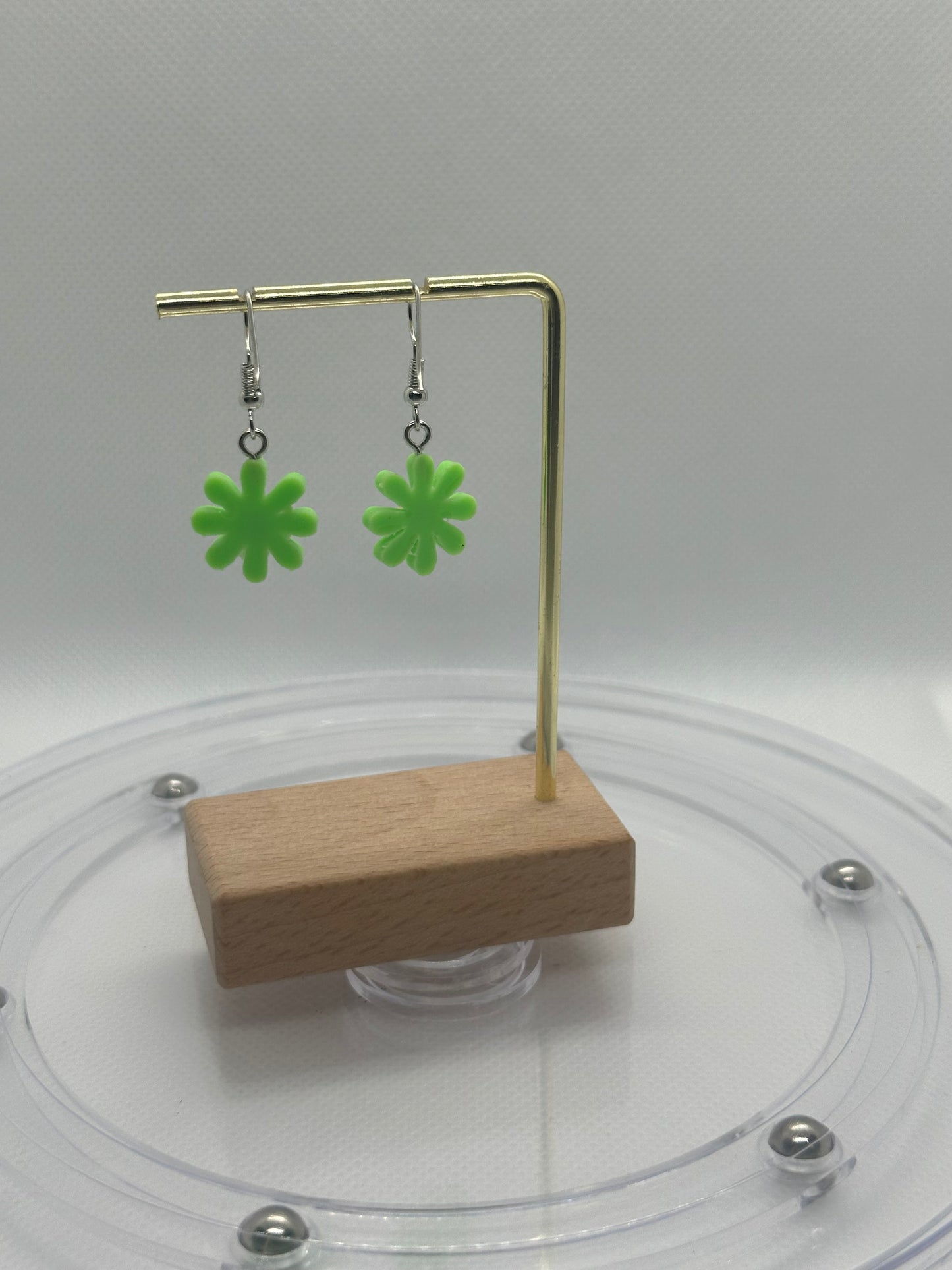 Green 8 Leaf Flowers